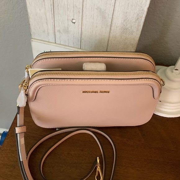 New Mk double zipper crossbody 🌸 - Picture 3 of 9